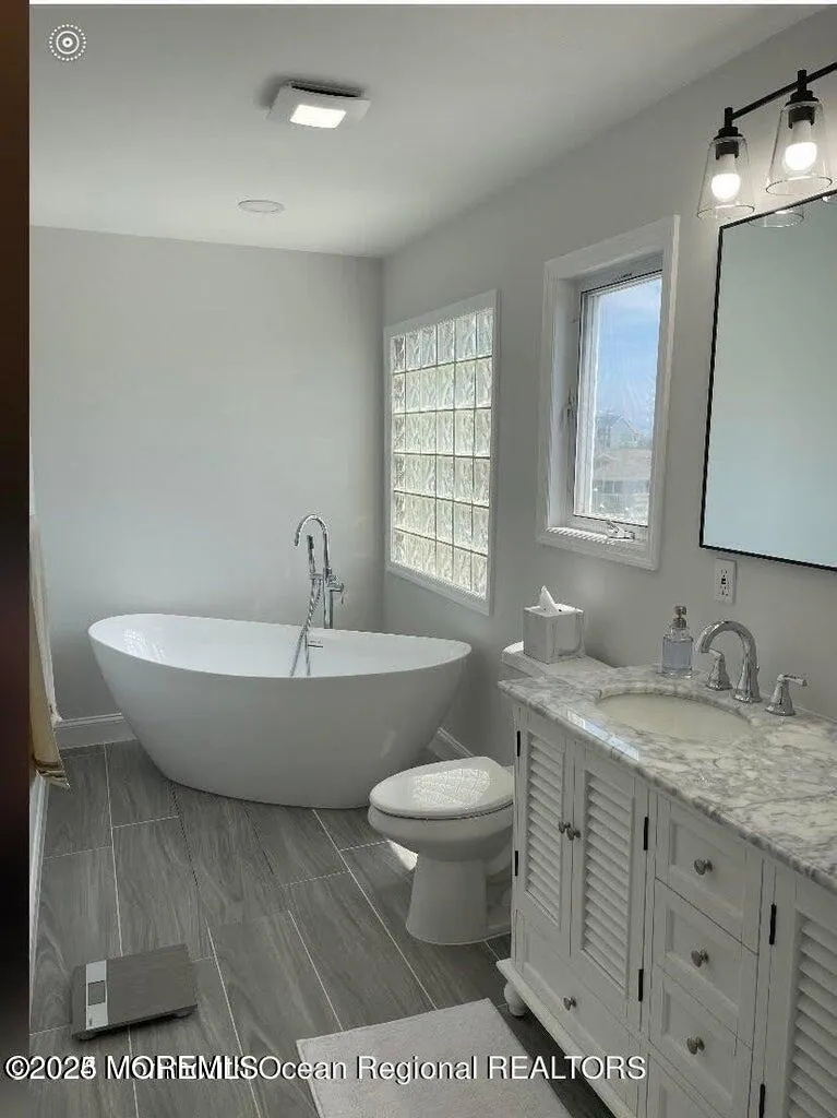 1712 Rue Mirador Point Pleasant, NJ 08742