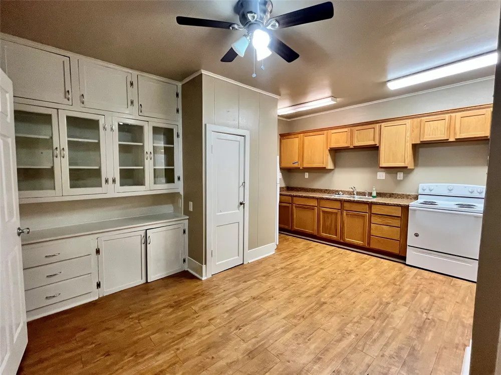 1002 Gregg Street #CB Denton, TX 76201