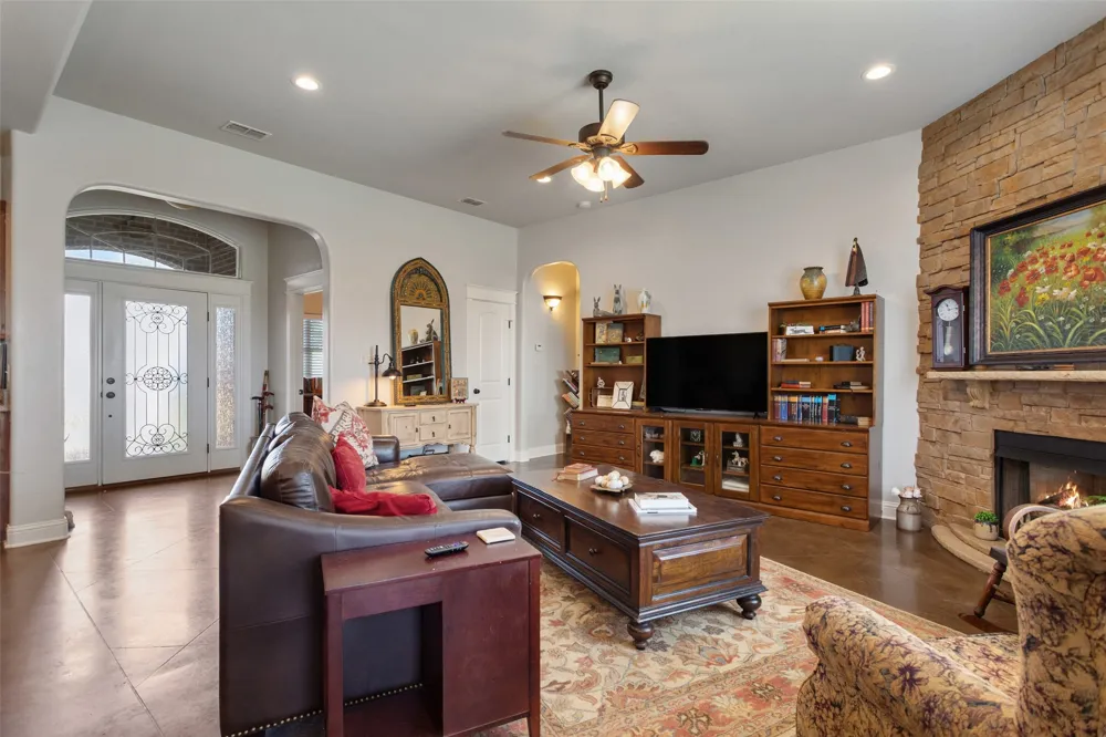 1505 Lucy Circle Lindale, TX 75771