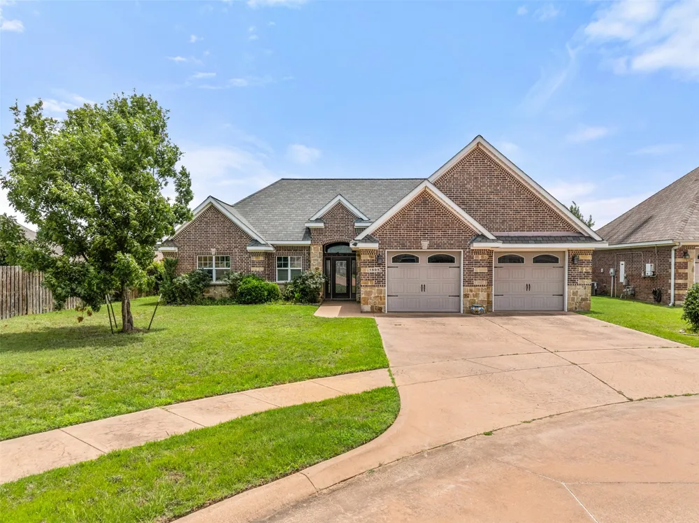 1505 Lucy Circle Lindale, TX 75771