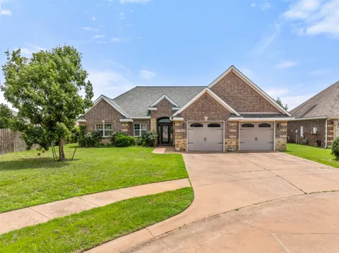 1505 Lucy Circle