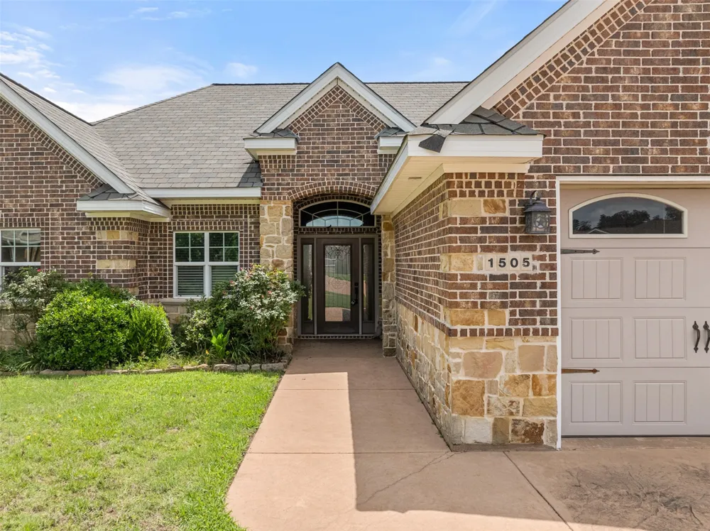 1505 Lucy Circle Lindale, TX 75771