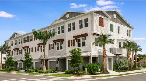 1623 SEA HAVEN DRIVE #306