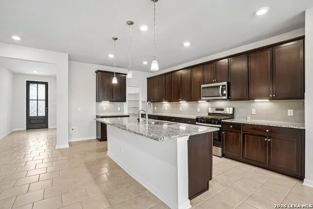 5126 Garden Marion, TX 78124