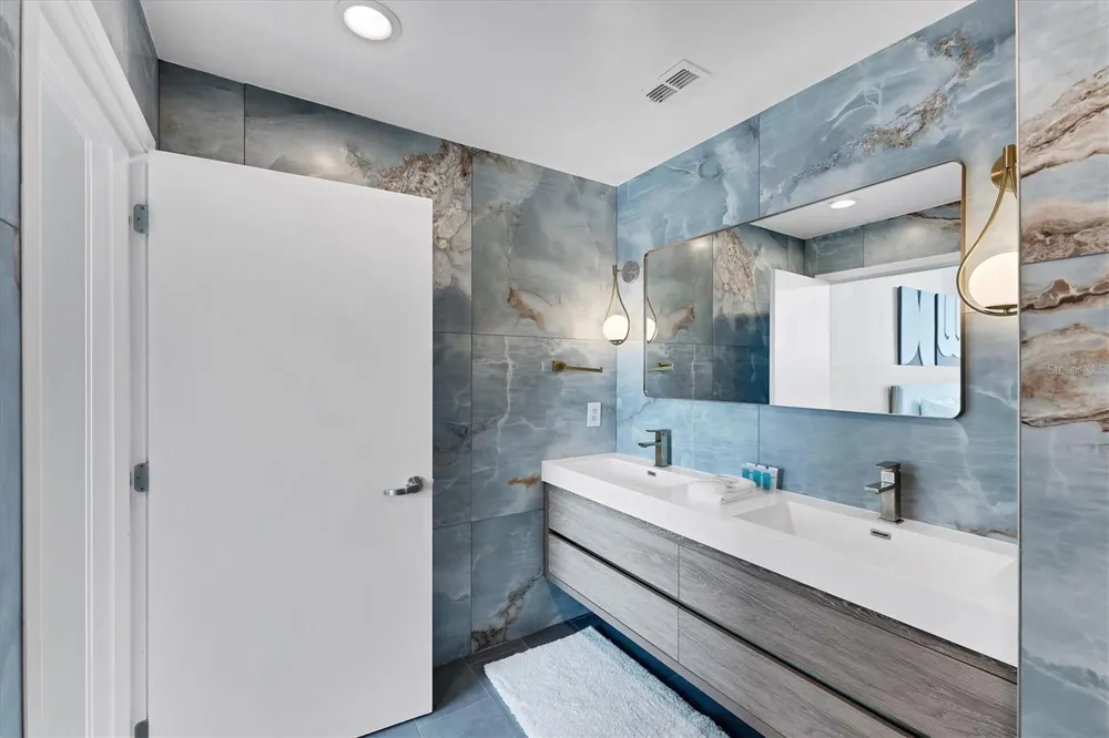 525 E JACKSON STREET #705 Orlando, FL 32801