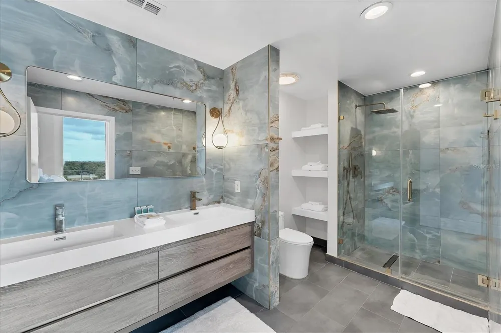 525 E JACKSON STREET #705 Orlando, FL 32801