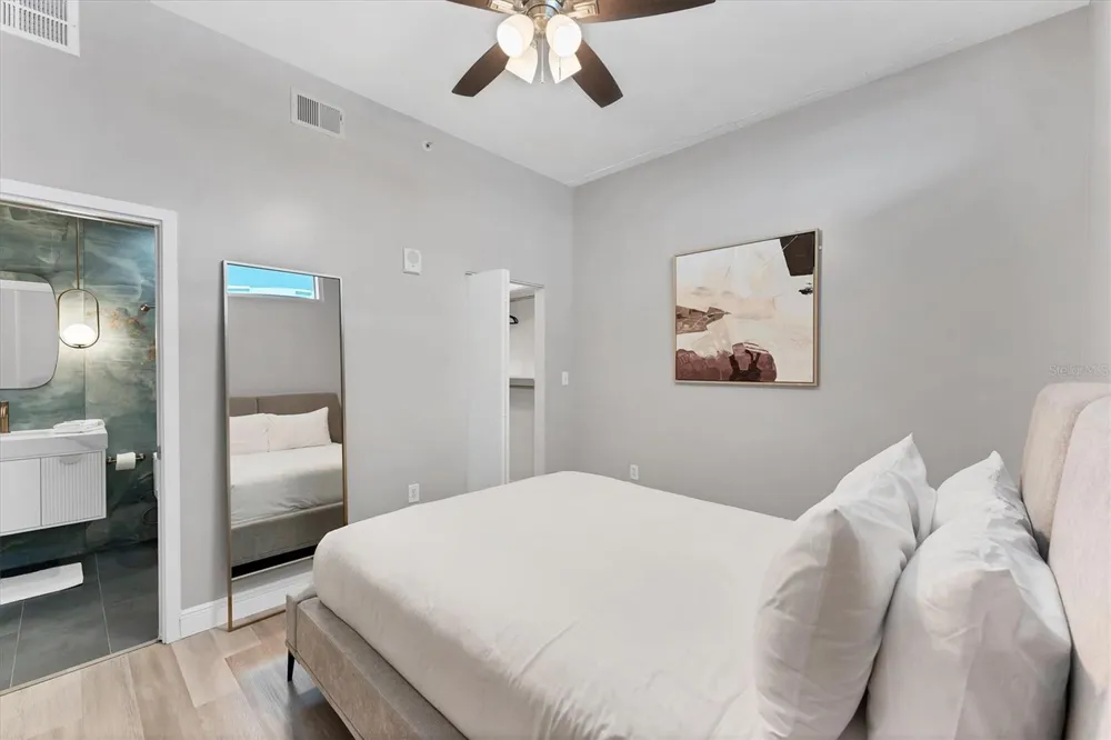 525 E JACKSON STREET #705 Orlando, FL 32801