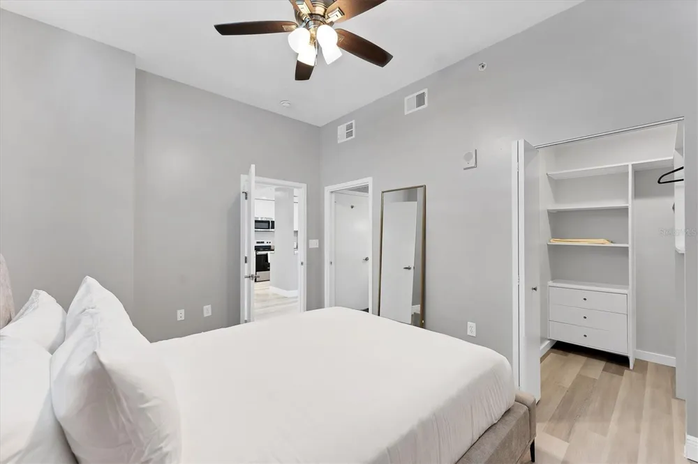 525 E JACKSON STREET #705 Orlando, FL 32801