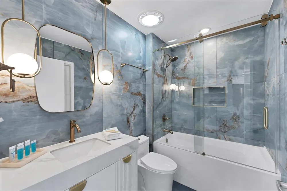 525 E JACKSON STREET #705 Orlando, FL 32801