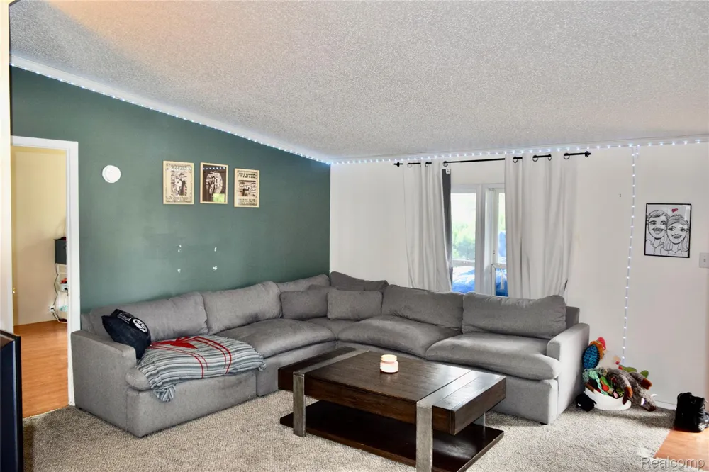 2140 S Dye Road Flint Charter Township, MI 48532