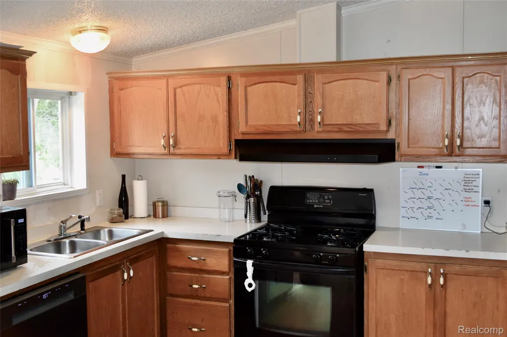 2140 S Dye Road Flint Charter Township, MI 48532