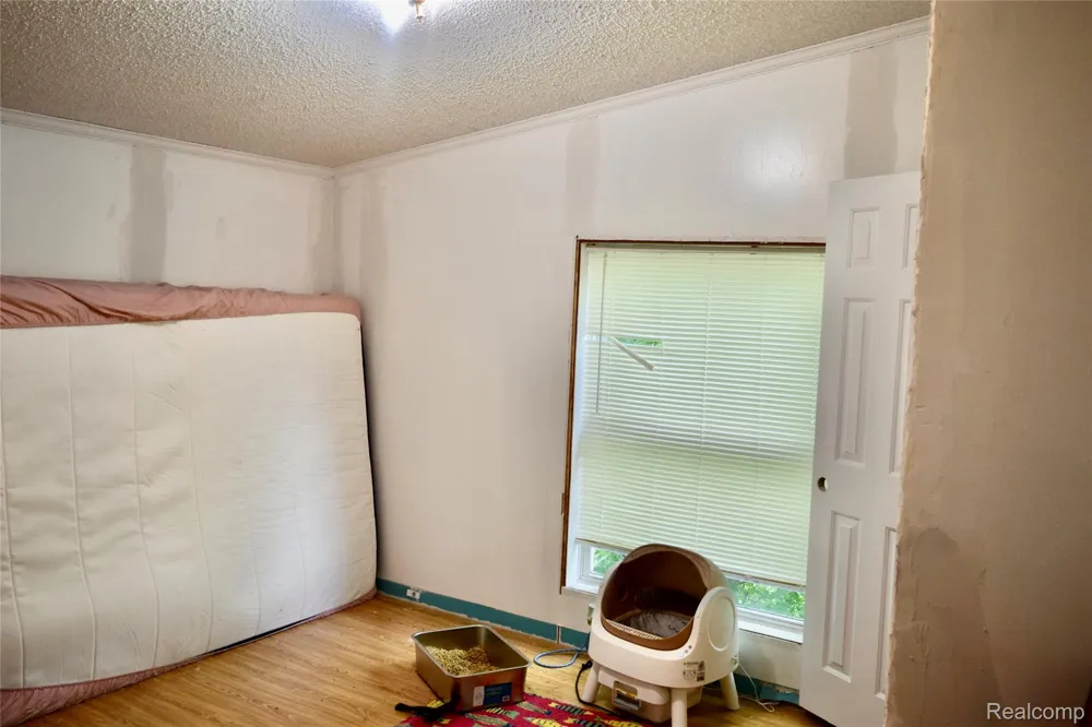 2140 S Dye Road Flint Charter Township, MI 48532
