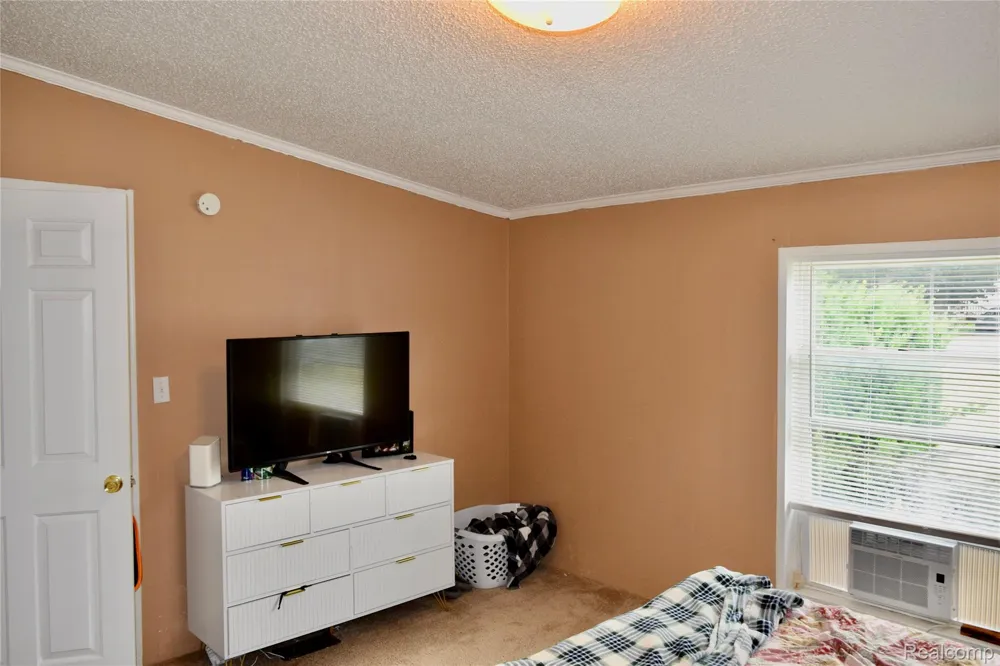 2140 S Dye Road Flint Charter Township, MI 48532
