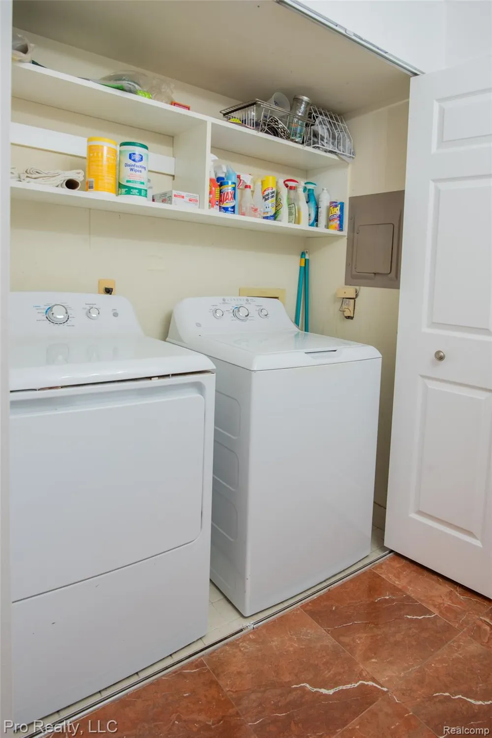 3559 Port Cove Drive Waterford Charter Township, MI 48328