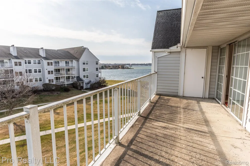 3559 Port Cove Drive Waterford Charter Township, MI 48328