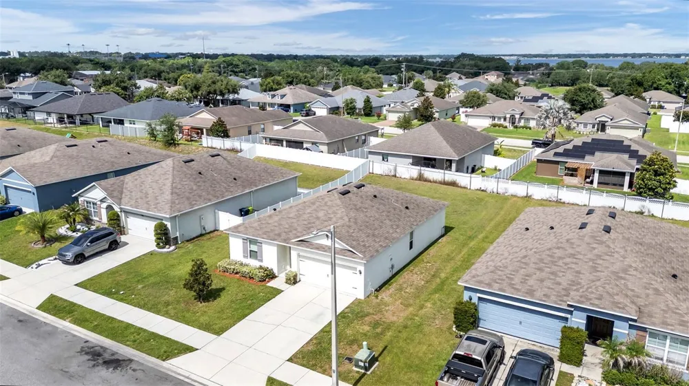 524 BURNHAM CIRCLE Auburndale, FL 33823