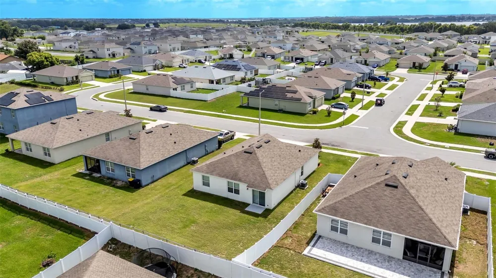 524 BURNHAM CIRCLE Auburndale, FL 33823