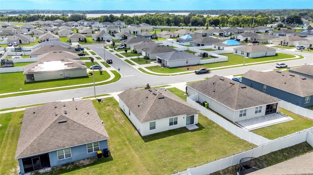 524 BURNHAM CIRCLE Auburndale, FL 33823