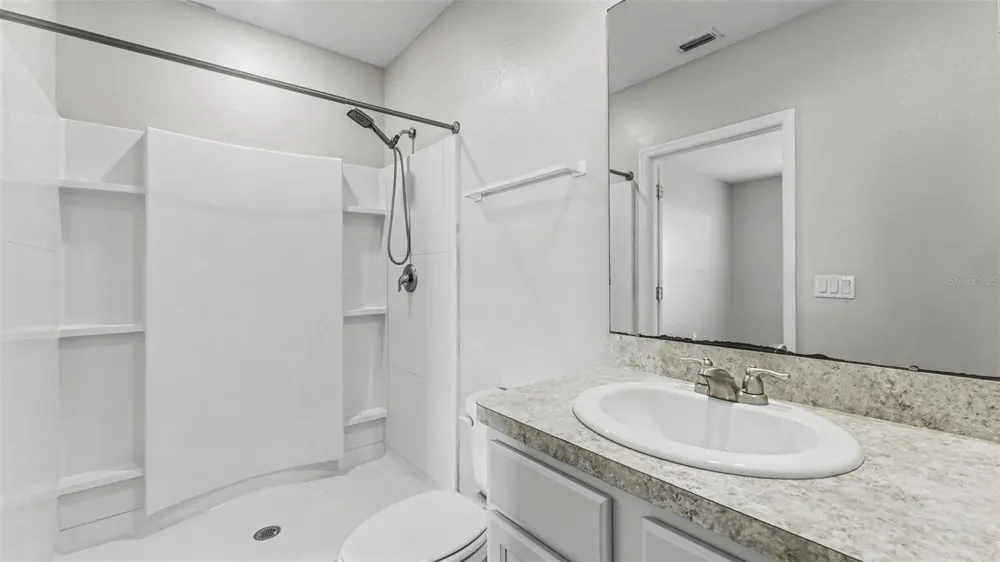 524 BURNHAM CIRCLE Auburndale, FL 33823