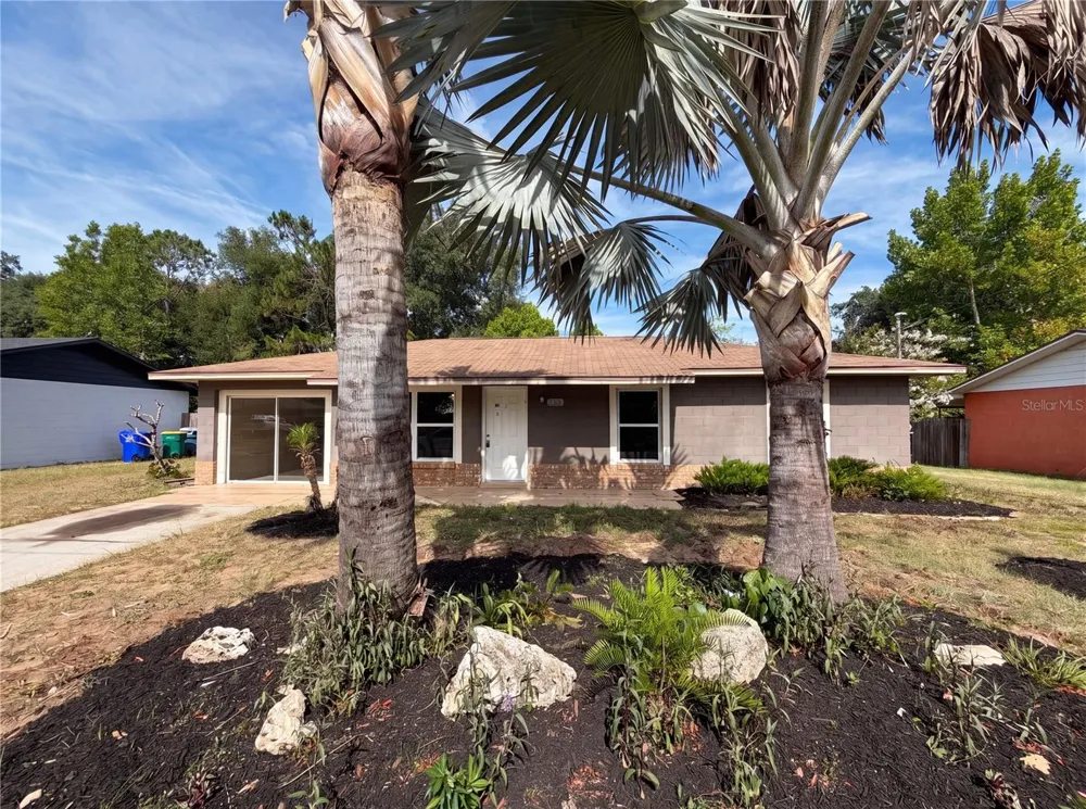 505 OAK DRIVE Tavares, FL 32778