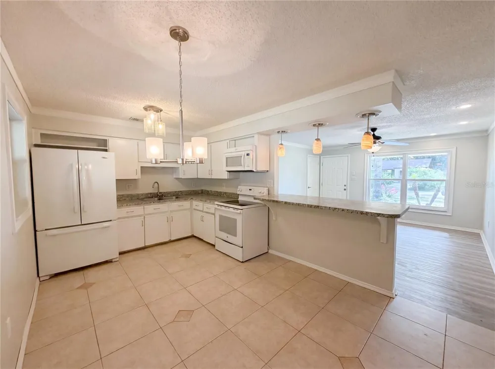 505 OAK DRIVE Tavares, FL 32778