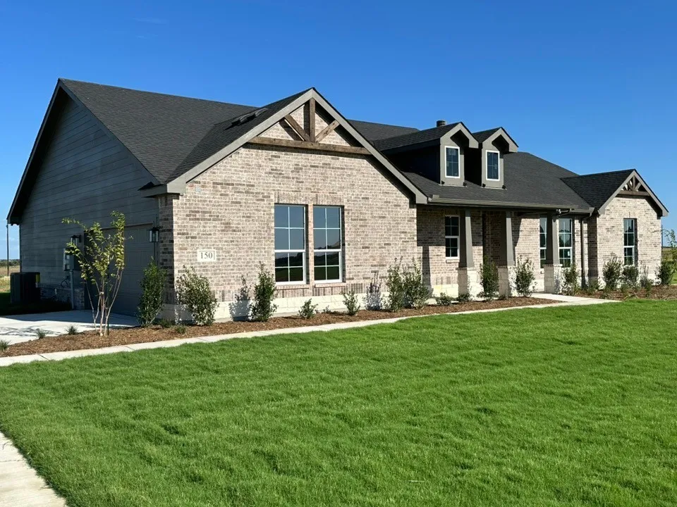 150 Sunny Side Road Valley View, TX 76272
