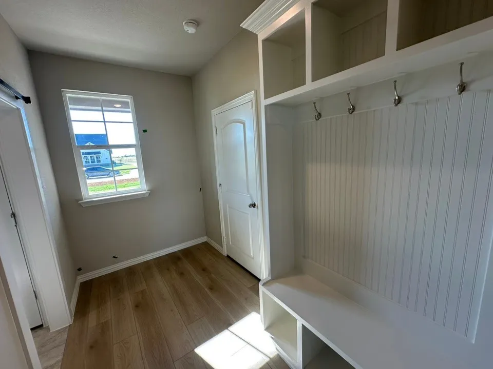 150 Sunny Side Road Valley View, TX 76272