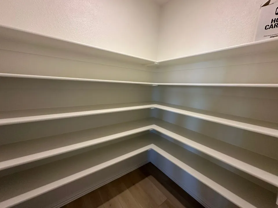 150 Sunny Side Road Valley View, TX 76272