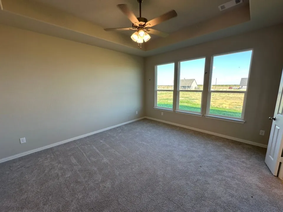 150 Sunny Side Road Valley View, TX 76272