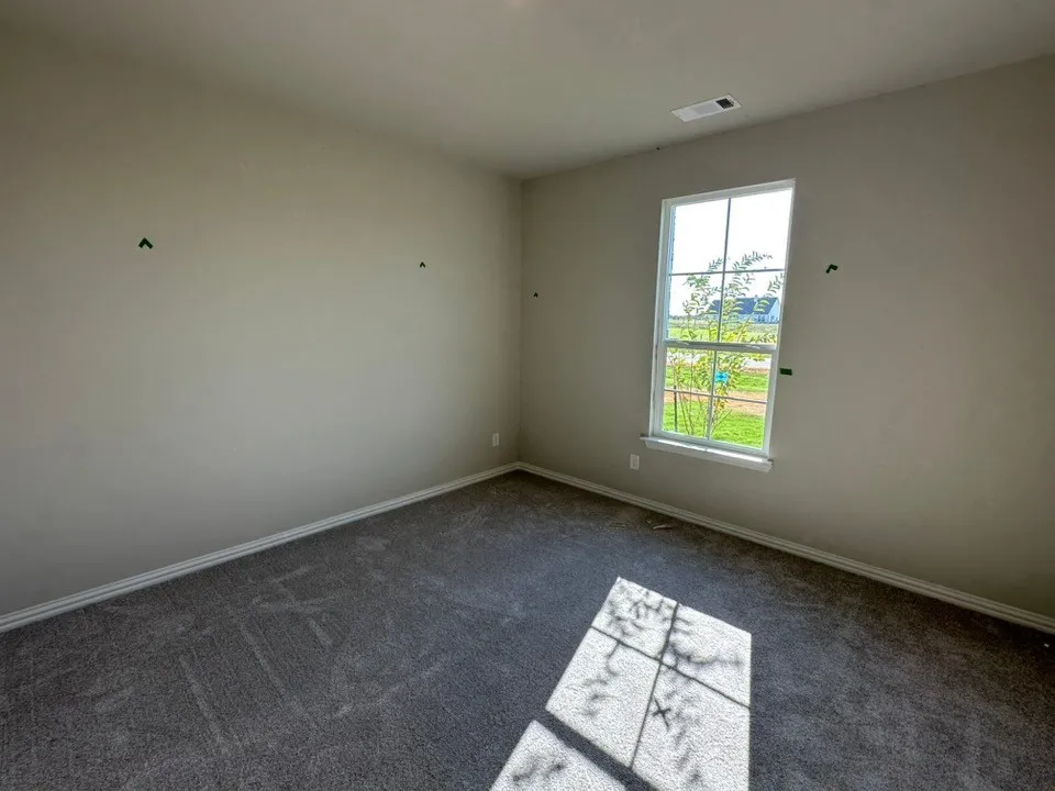 150 Sunny Side Road Valley View, TX 76272