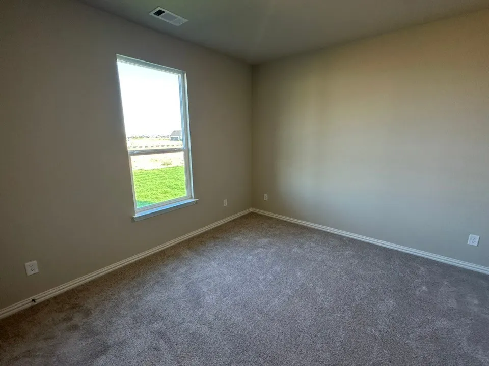 150 Sunny Side Road Valley View, TX 76272