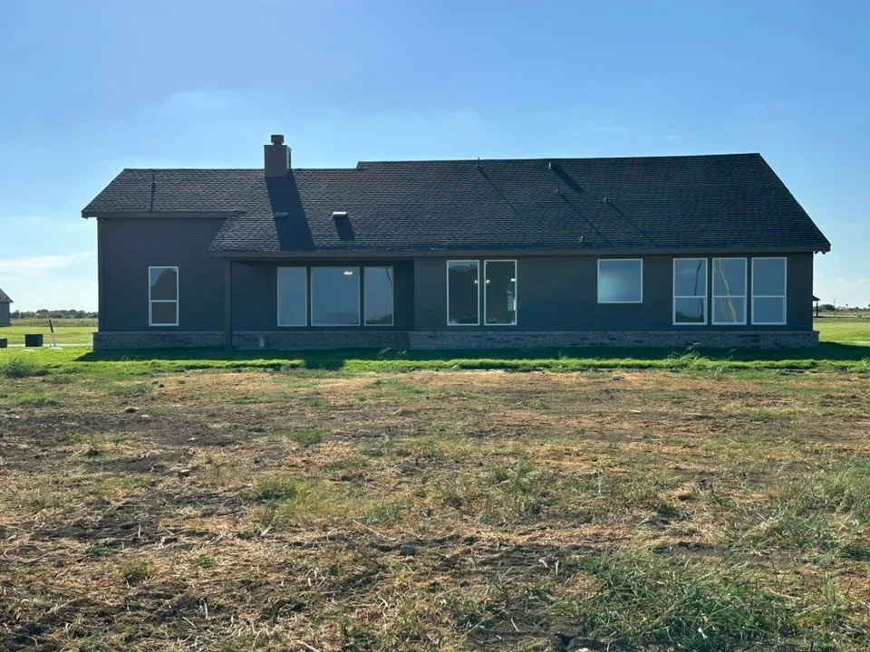 150 Sunny Side Road Valley View, TX 76272