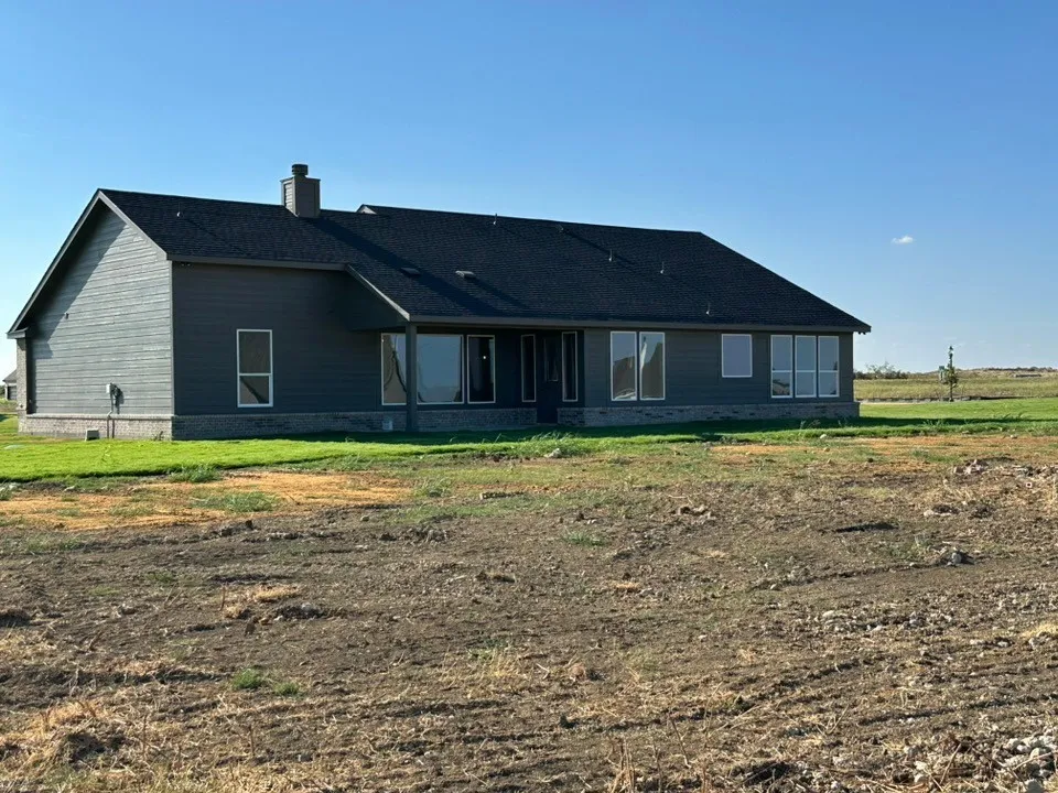 150 Sunny Side Road Valley View, TX 76272