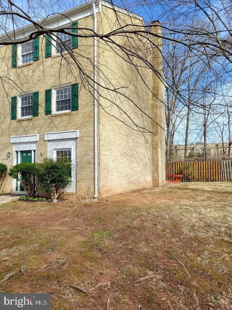 14709 BENTLEY SQUARE Centreville, VA 20120