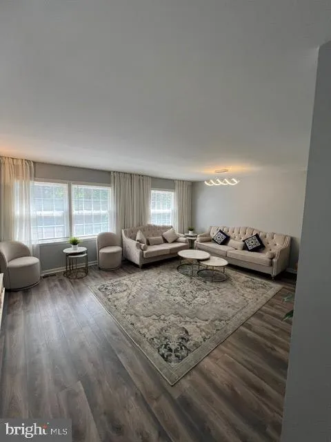 14709 BENTLEY SQUARE Centreville, VA 20120