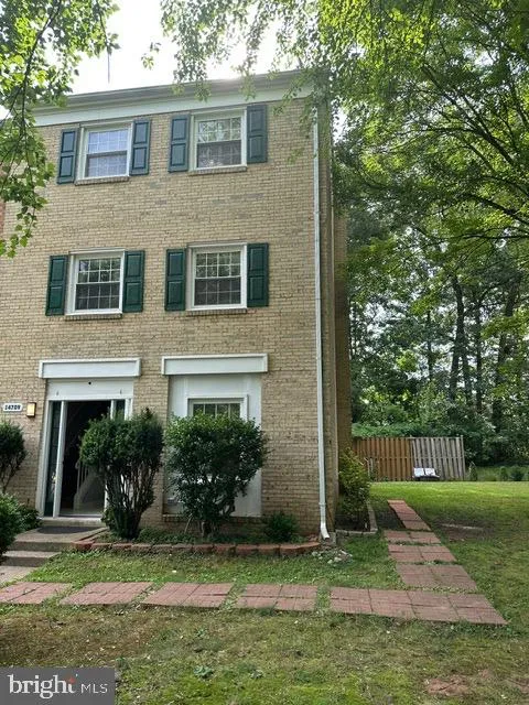 14709 BENTLEY SQUARE Centreville, VA 20120