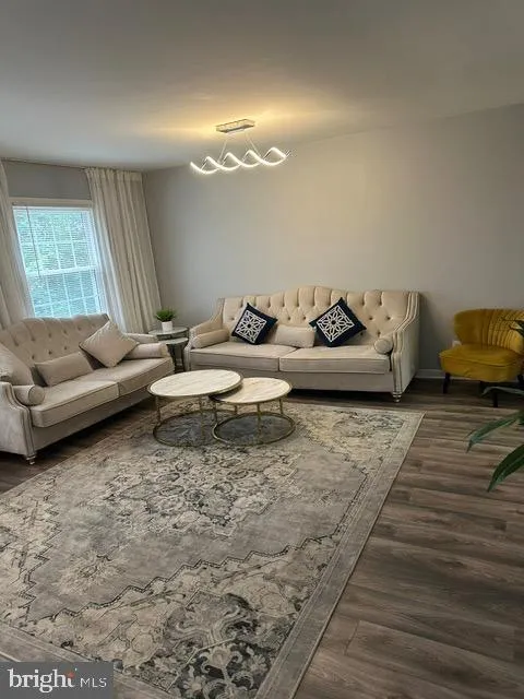 14709 BENTLEY SQUARE Centreville, VA 20120
