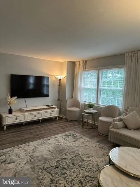 14709 BENTLEY SQUARE Centreville, VA 20120