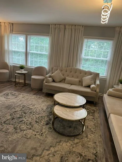 14709 BENTLEY SQUARE Centreville, VA 20120
