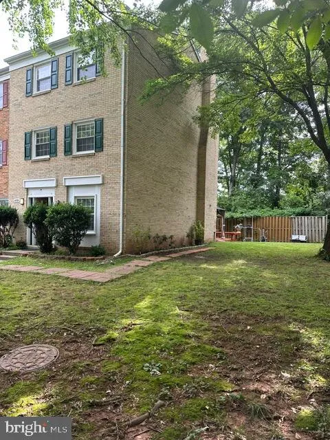 14709 BENTLEY SQUARE Centreville, VA 20120
