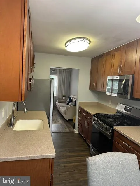 14709 BENTLEY SQUARE Centreville, VA 20120