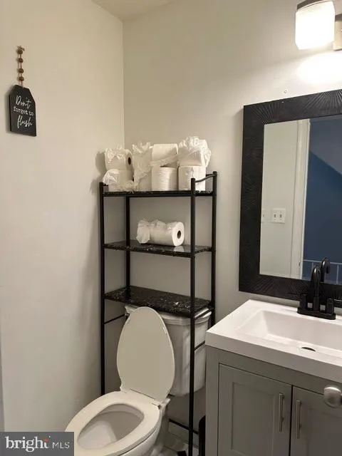 14709 BENTLEY SQUARE Centreville, VA 20120
