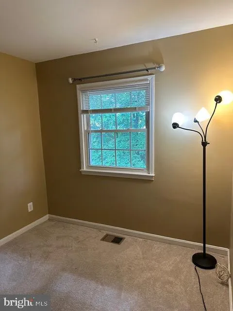 14709 BENTLEY SQUARE Centreville, VA 20120