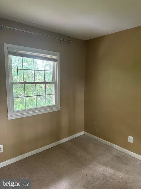 14709 BENTLEY SQUARE Centreville, VA 20120