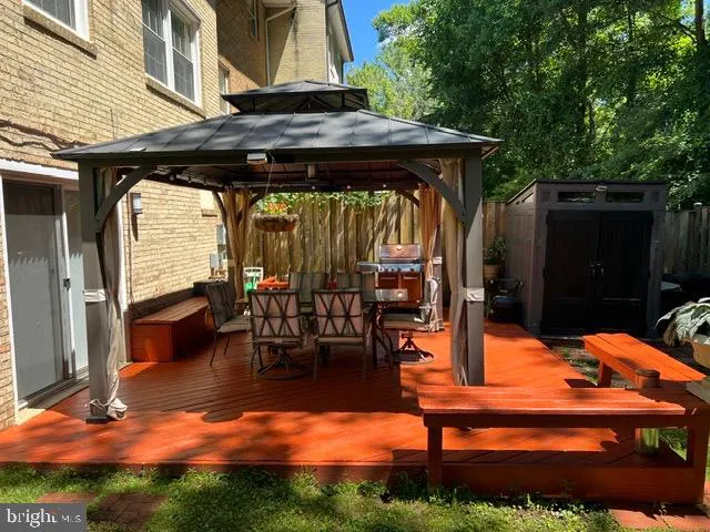 14709 BENTLEY SQUARE Centreville, VA 20120