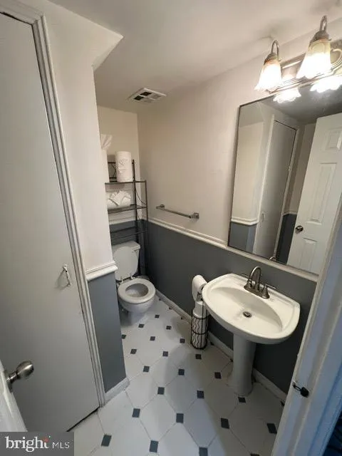 14709 BENTLEY SQUARE Centreville, VA 20120