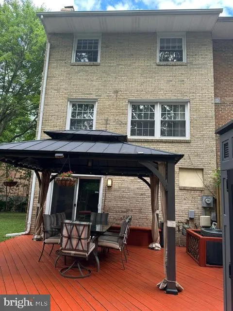 14709 BENTLEY SQUARE Centreville, VA 20120