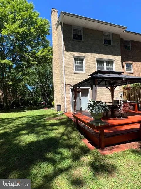 14709 BENTLEY SQUARE Centreville, VA 20120