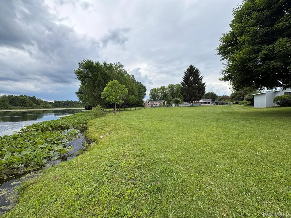 615 Senecal Street Fenton City, MI 48430