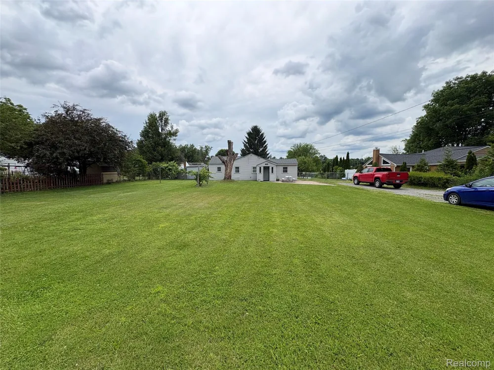 615 Senecal Street Fenton City, MI 48430